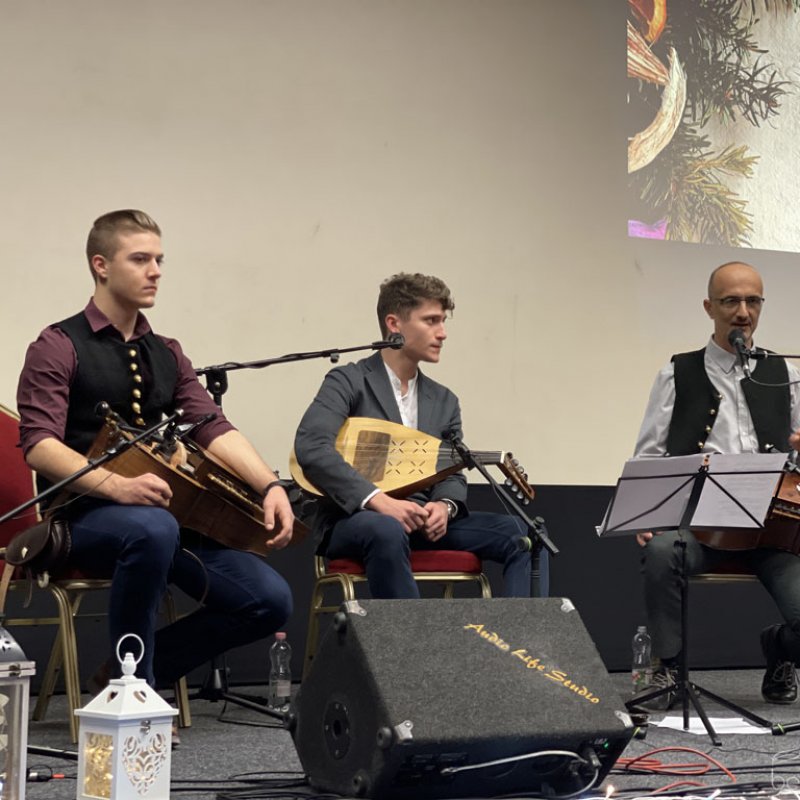 Fellobbant a szeretet lángja 14